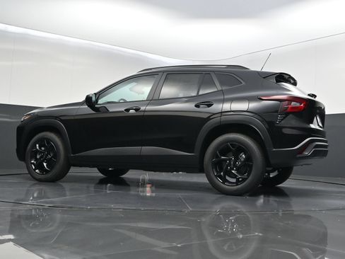 New 2026 Chevrolet Trax LT w/ Midnight Edition FWD image 39
