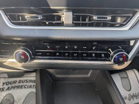 New 2026 Chevrolet Equinox LT w/ Convenience Package II image 17