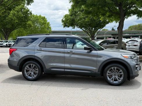 Used 2023 Ford Explorer XLT w/ Equipment Group 202A AWD/4WD image 5