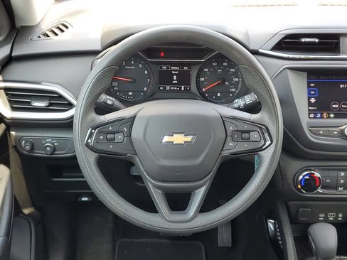 Used 2023 Chevrolet TrailBlazer LS AWD/4WD image 24