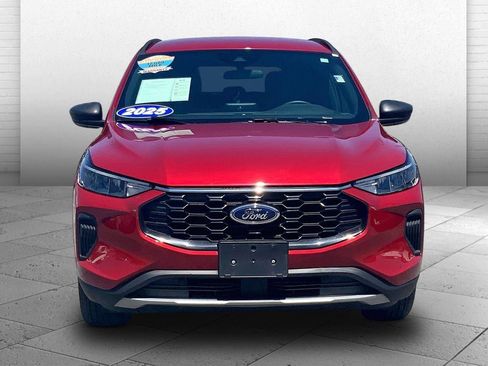 Used 2025 Ford Escape ST-Line FWD image 2