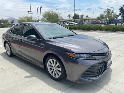 Used 2020 Toyota Camry LE w/ Carpet Mat Package FWD image 2