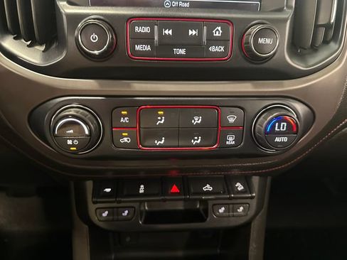 Used 2016 GMC Canyon SLE w/ All Terrain Package AWD/4WD image 19