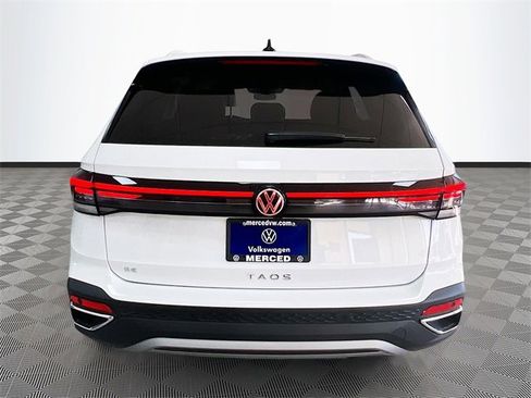 New 2025 Volkswagen Taos SE image 6