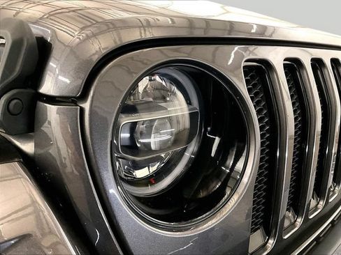 Used 2020 Jeep Wrangler Unlimited Sahara AWD/4WD image 27