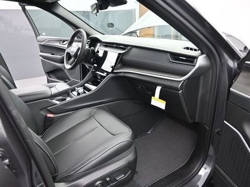 New 2026 Jeep Grand Cherokee L Limited AWD/4WD image 24