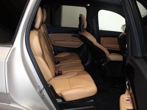 Used 2017 Volvo XC90 T5 Momentum AWD/4WD image 27
