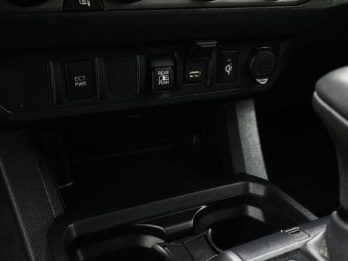 Used 2023 Toyota Tacoma TRD Off-Road image 16