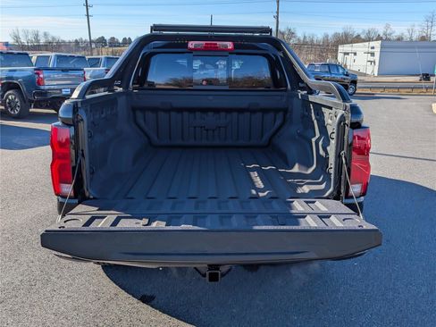 Used 2025 Chevrolet Colorado Z71 w/ Midnight Edition image 13