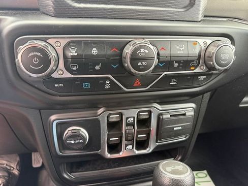 Used 2023 Jeep Wrangler Unlimited w/ Cold Weather Group AWD/4WD image 21