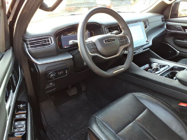 Used 2024 Jeep Wagoneer Series II AWD/4WD image 17