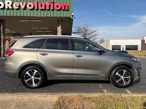 Used 2016 Kia Sorento EX image 8