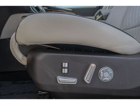 Used 2025 Lincoln Nautilus Black Label AWD/4WD image 16