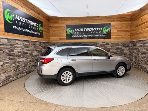 Used 2017 Subaru Outback 2.5i Premium AWD/4WD image 11
