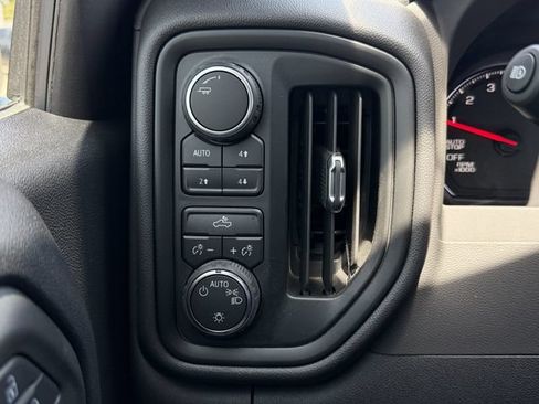 Used 2022 Chevrolet Silverado 1500 Custom Trail Boss AWD/4WD image 22