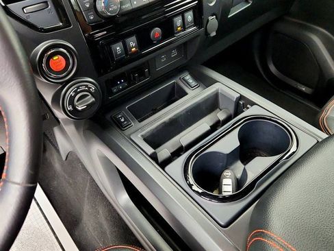 Used 2024 Nissan Titan PRO-4X w/ Pro-4x Convenience Package AWD/4WD image 16