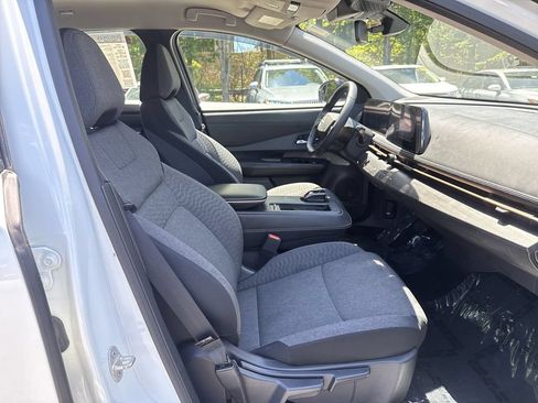 Used 2023 Nissan Ariya FWD image 25