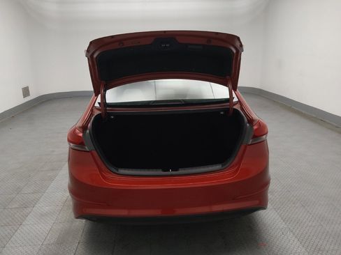 Used 2017 Hyundai Elantra SE image 29