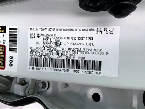 Used 2023 Toyota Tacoma TRD Sport image 33