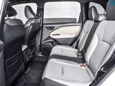 Used 2025 Subaru Forester Premium image 21