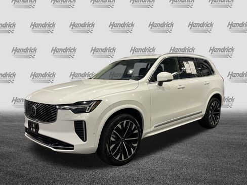 Used 2025 Volvo XC90 B6 Plus image 6