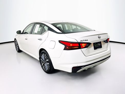 Used 2025 Nissan Altima 2.5 SV FWD image 5