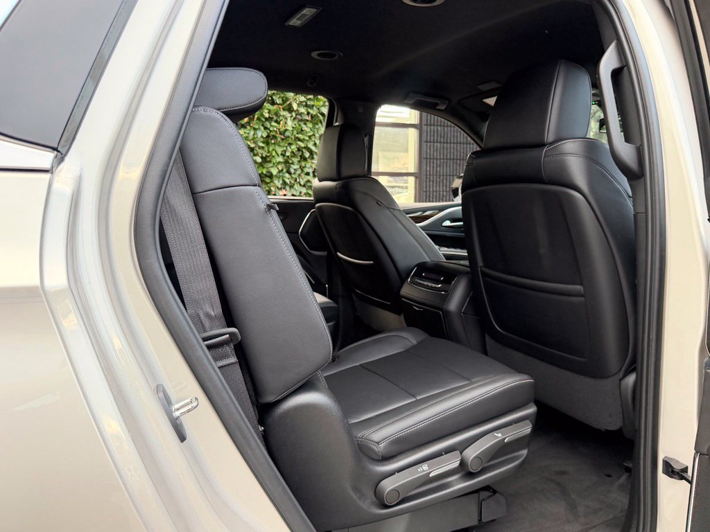 Used 2023 Cadillac Escalade Luxury RWD image 41