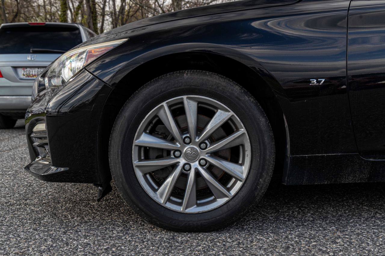 Used 2015 INFINITI Q50 AWD w/ Moonroof Package image 10