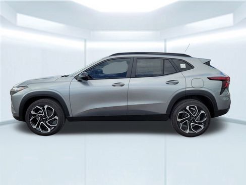 New 2026 Chevrolet Trax RS w/ Driver Confidence Package image 2