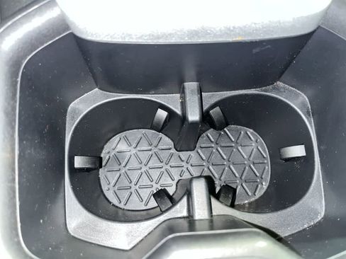 Used 2025 Toyota RAV4 XLE FWD image 21