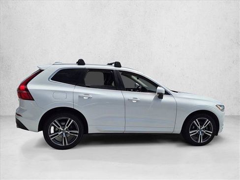 Used 2021 Volvo XC60 T5 Momentum w/ Premium Package AWD/4WD image 4