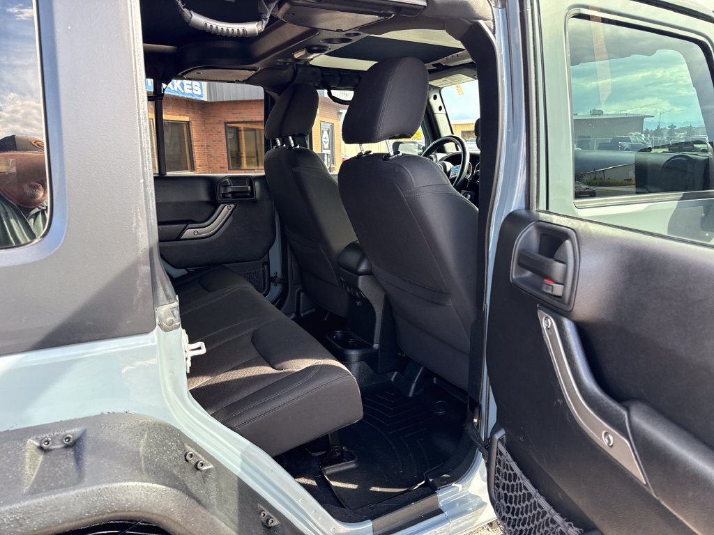 Used 2015 Jeep Wrangler Unlimited Sport w/ Quick Order Package 23S AWD/4WD image 34