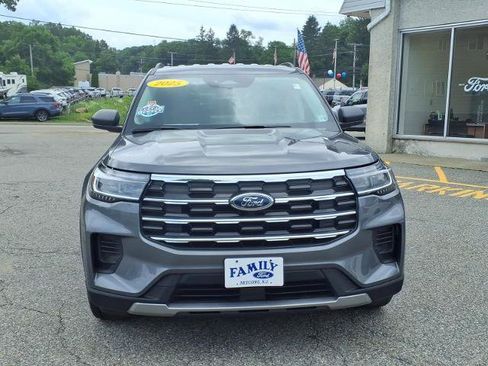 Certified 2025 Ford Explorer Active AWD/4WD image 2