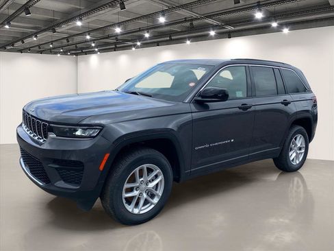 New 2026 Jeep Grand Cherokee Laredo X AWD/4WD image 2