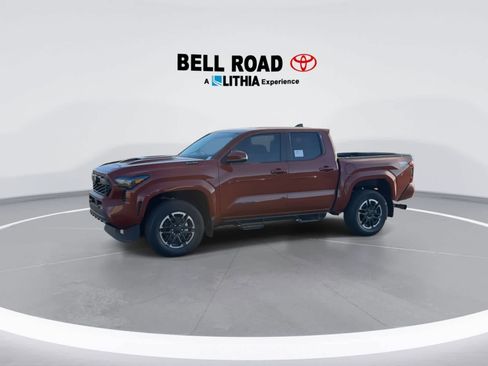 Used 2025 Toyota Tacoma TRD Sport w/ TRD Sport Upgrade Package image 5