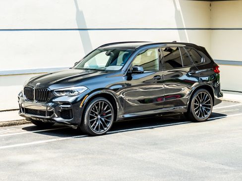 Used 2022 BMW X5 sDrive40i w/ M Sport Package RWD image 3