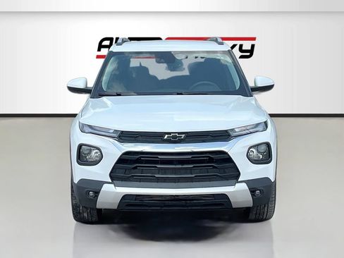 Used 2023 Chevrolet TrailBlazer LT w/ Convenience Package FWD image 2