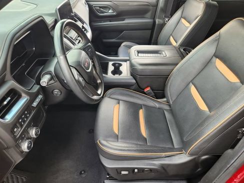 Used 2024 GMC Yukon AT4 w/ AT4 Premium Package AWD/4WD image 9