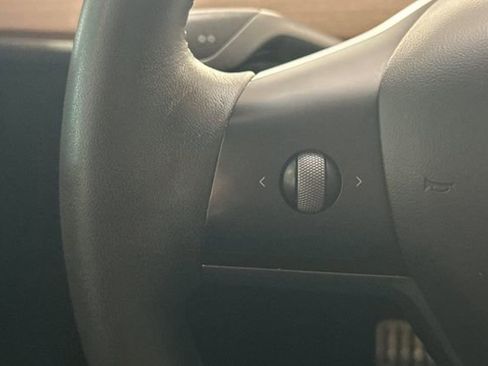 Used 2021 Tesla Model Y Long Range image 28