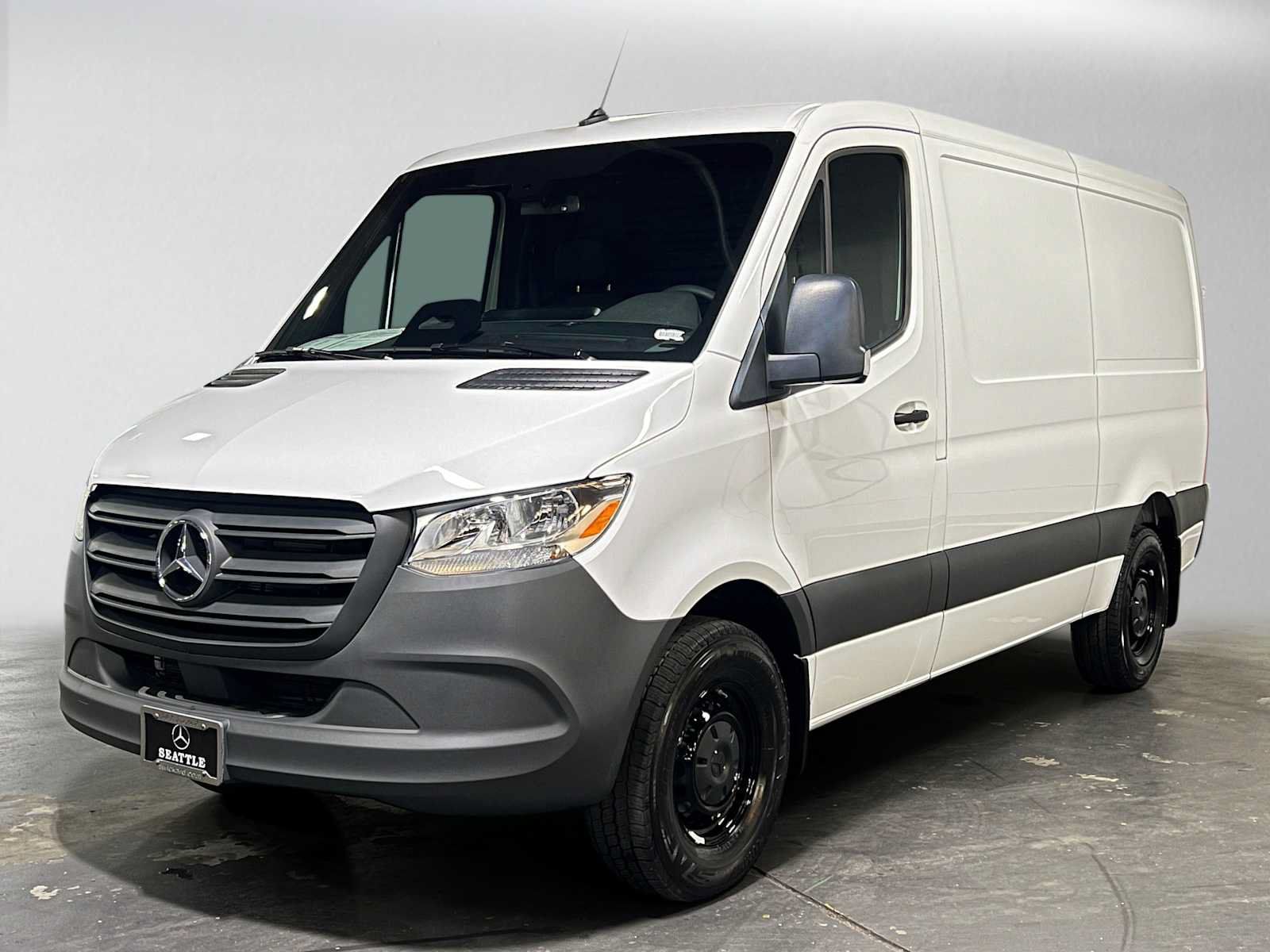 Used 2025 Mercedes-Benz Sprinter 2500 image 8