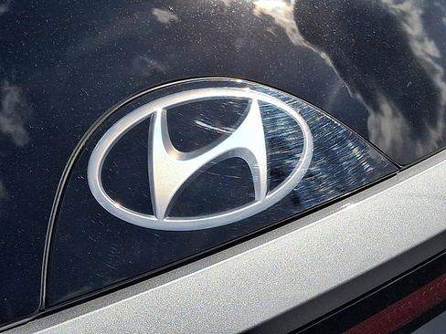 Certified 2023 Hyundai Tucson Limited AWD/4WD image 32