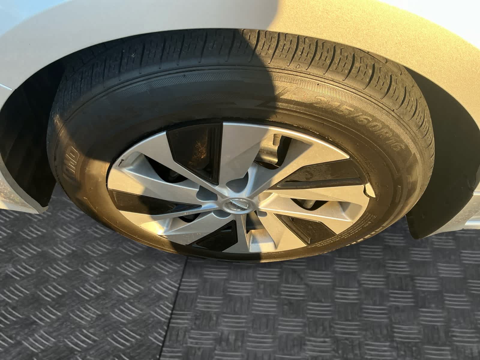 Used 2020 Nissan Altima 2.5 S FWD image 14