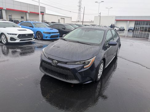 Certified 2022 Toyota Corolla LE image 4