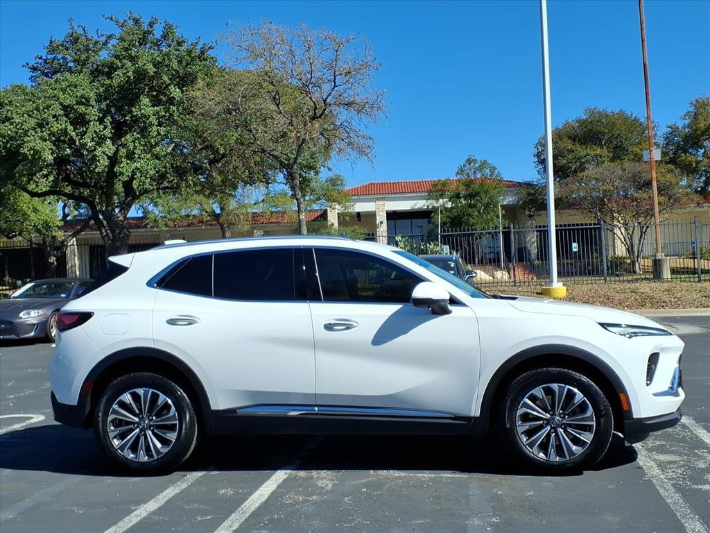 Used 2025 Buick Envision Preferred AWD/4WD image 3