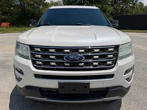 Used 2016 Ford Explorer XLT w/ Equipment Group 202A FWD image 8