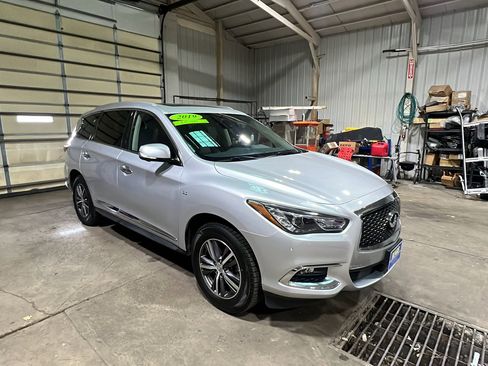 Used 2019 INFINITI QX60 Luxe w/ Essential Package image 9