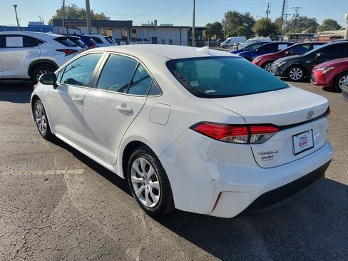 Used 2023 Toyota Corolla LE image 4