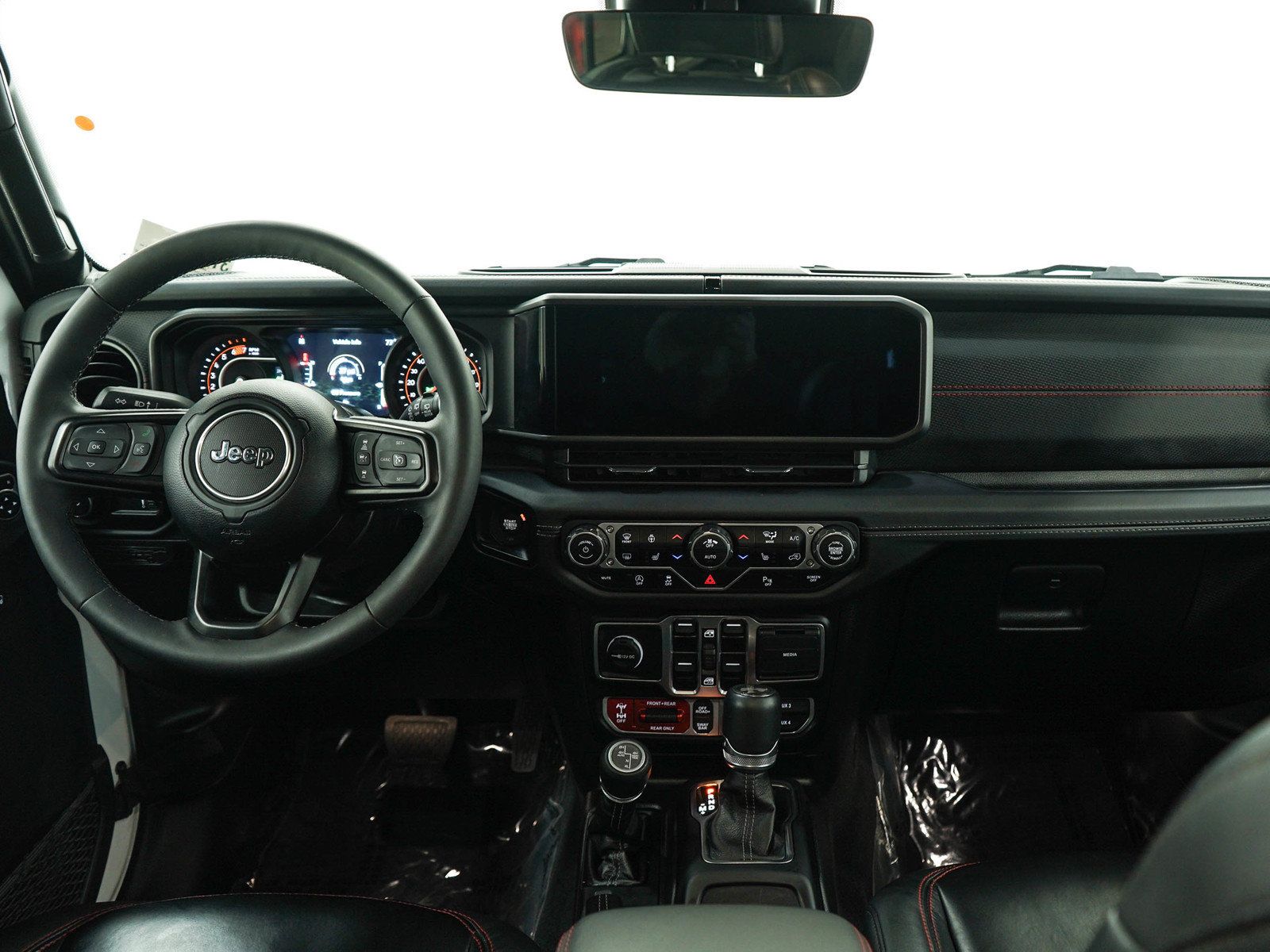 Used 2025 Jeep Wrangler Unlimited Rubicon AWD/4WD image 13