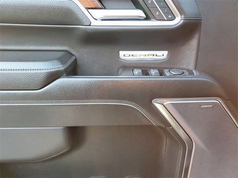 Used 2023 GMC Sierra 1500 Denali w/ Technology Package image 17