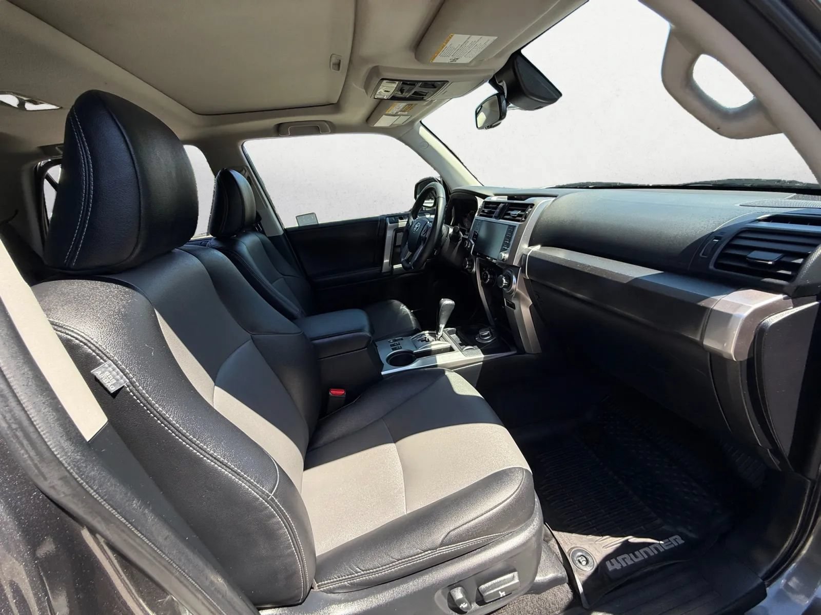 Used 2020 Toyota 4Runner SR5 Premium w/ Moonroof Package AWD/4WD image 20
